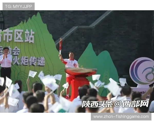 全运会火炬传递现人形机器人“夸父”,展科技与体育融合 全运会火炬传递现人形机器人“夸父”,展科技与体育融合